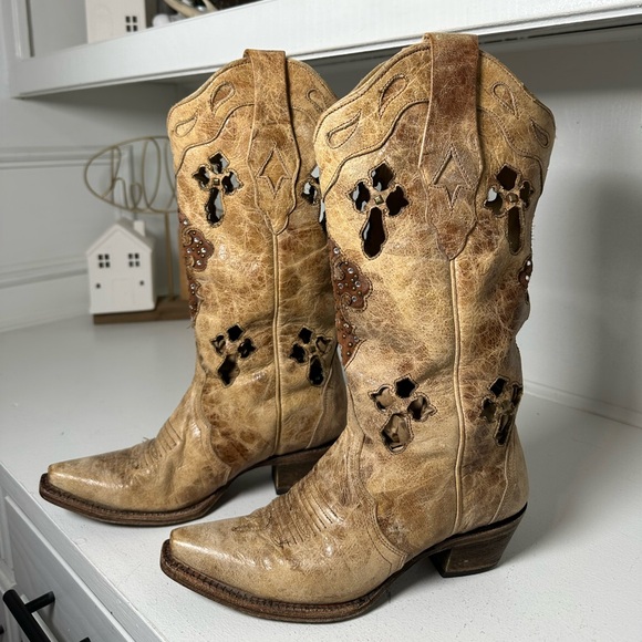 Corral Boots Shoes - Corral Boots Women’s 6M Tan Distressed Leather Cross Cutout Western Cowboy Boots